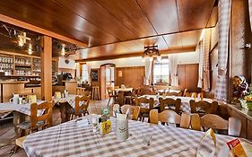 Landgasthaus Kreuz Beim Tom